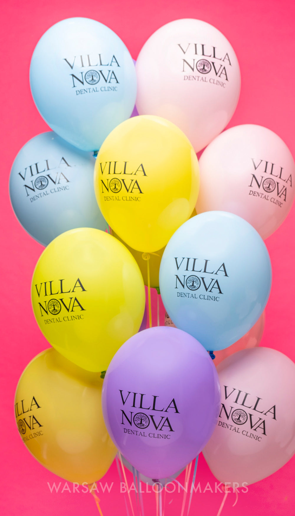 Balony lateksowe od Warsaw balloonmakers z nadrukiem z helem dla marki Villa nova dental clinic