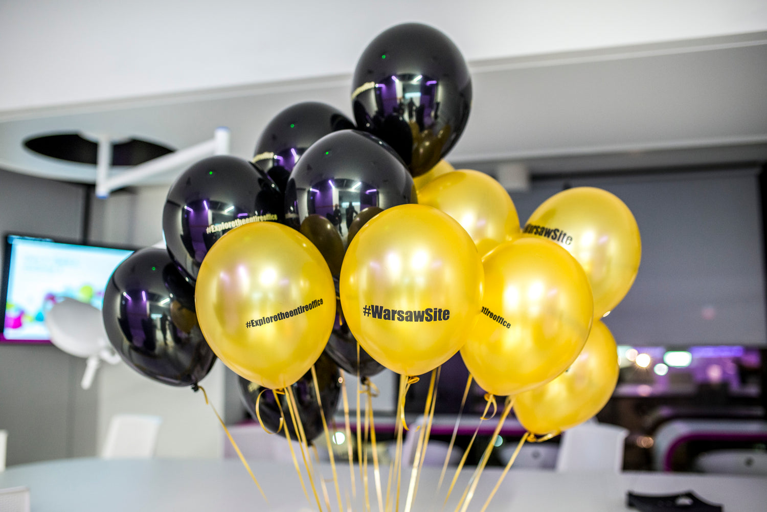 Balony lateksowe z nadrukiem na otarcie biura Astra Zeneca