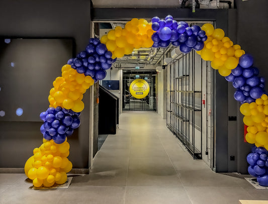 Brama balonowa z okazji 30-lecia firmy Makro oraz inauguracji otwarcia nowego biura w Warszawie.