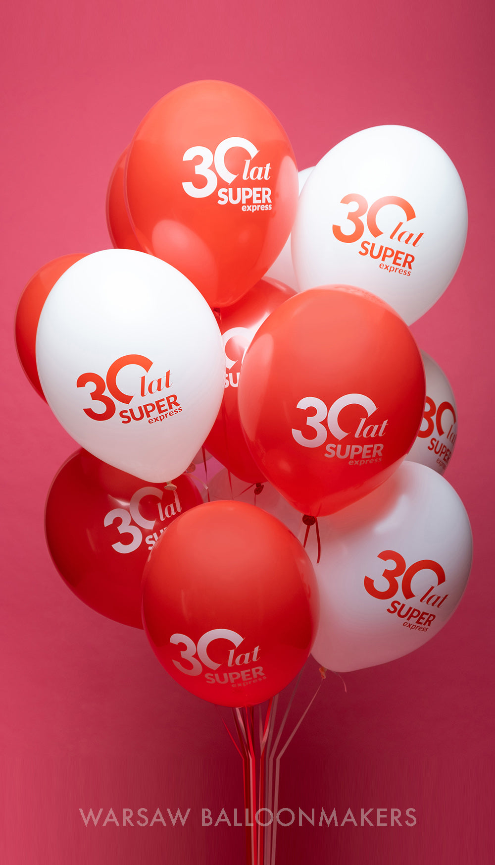 Czerwony nadruk na białym balonie i bialy nadruk na czerwonym balonie, narodowe balony z helem z dostawą w Warszawie dla Super Express