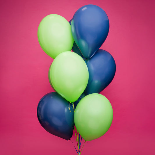 Bukiet balonowy Neon Navy z helem w kolorze granatowym i neonowej zieleni – dekoracja na urodziny, imprezy gamingowe i sportowe.