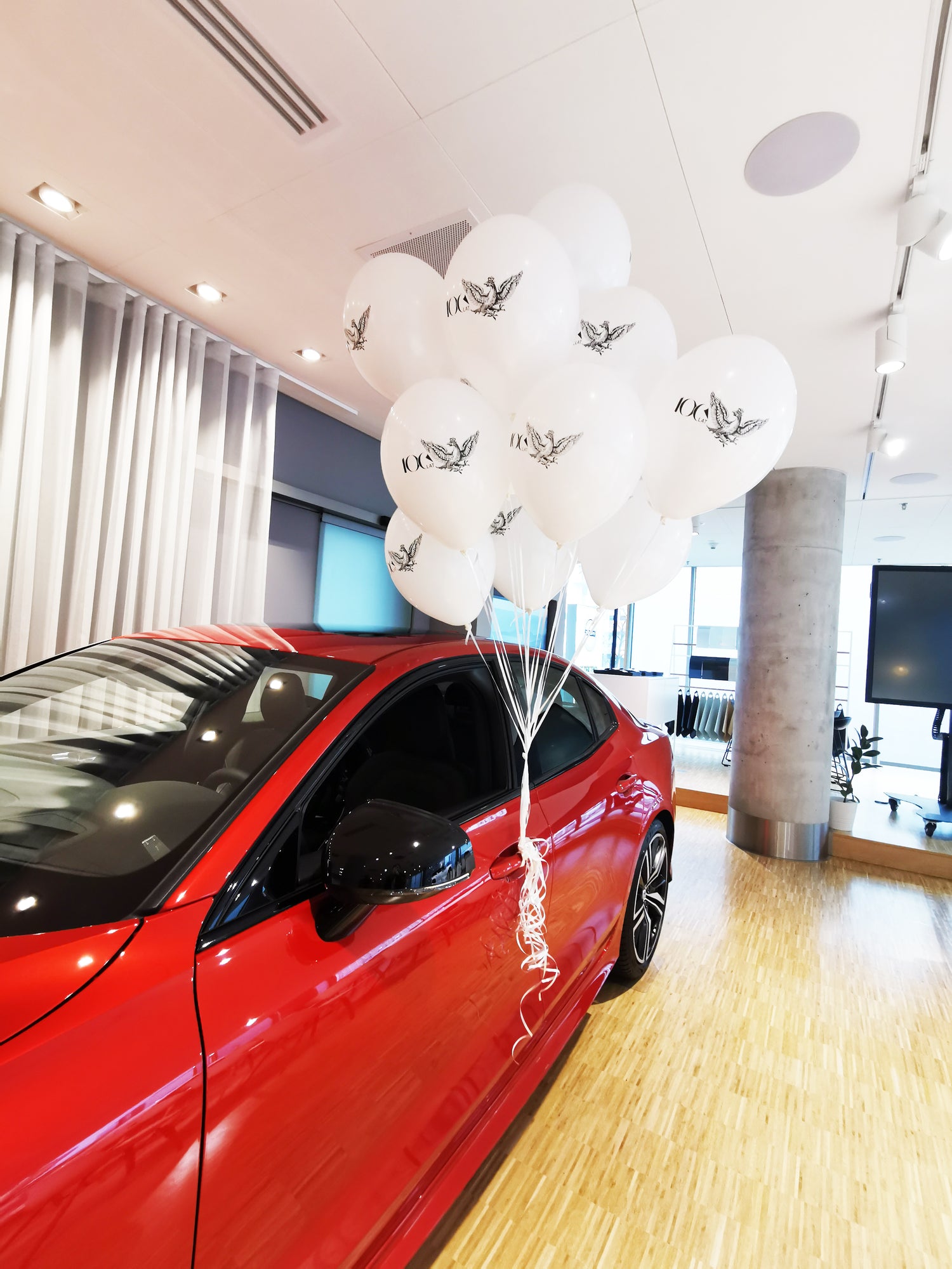 Balony z nadrukiem dla salonu samochodowego Volvo