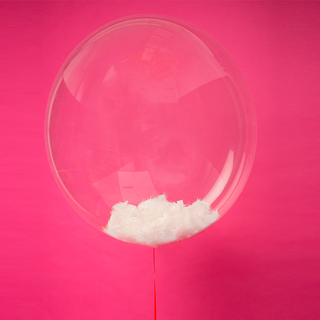 Balon z helem i piórkami w środku, Deco Bubble, 60cm, dodaj napis
