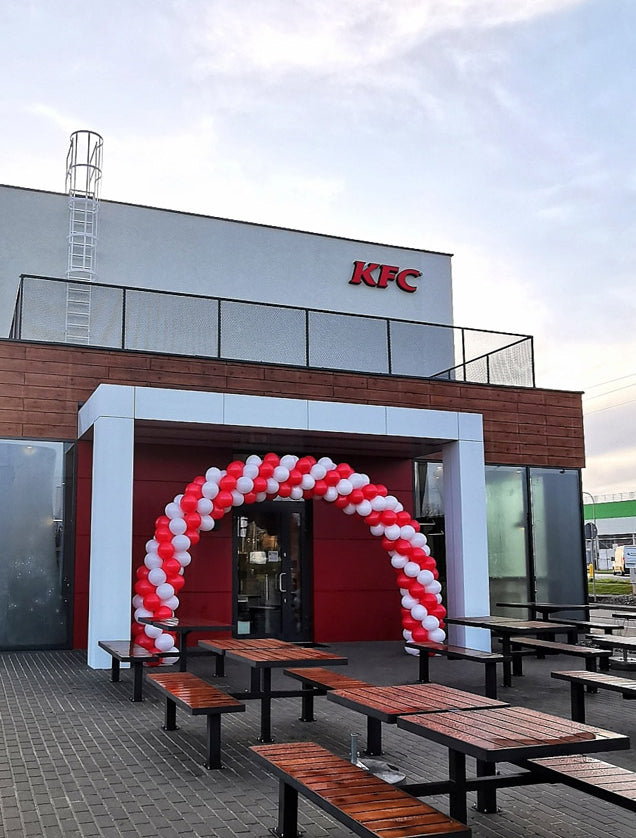 dekoracja wejścia do restauracji balonowa brama